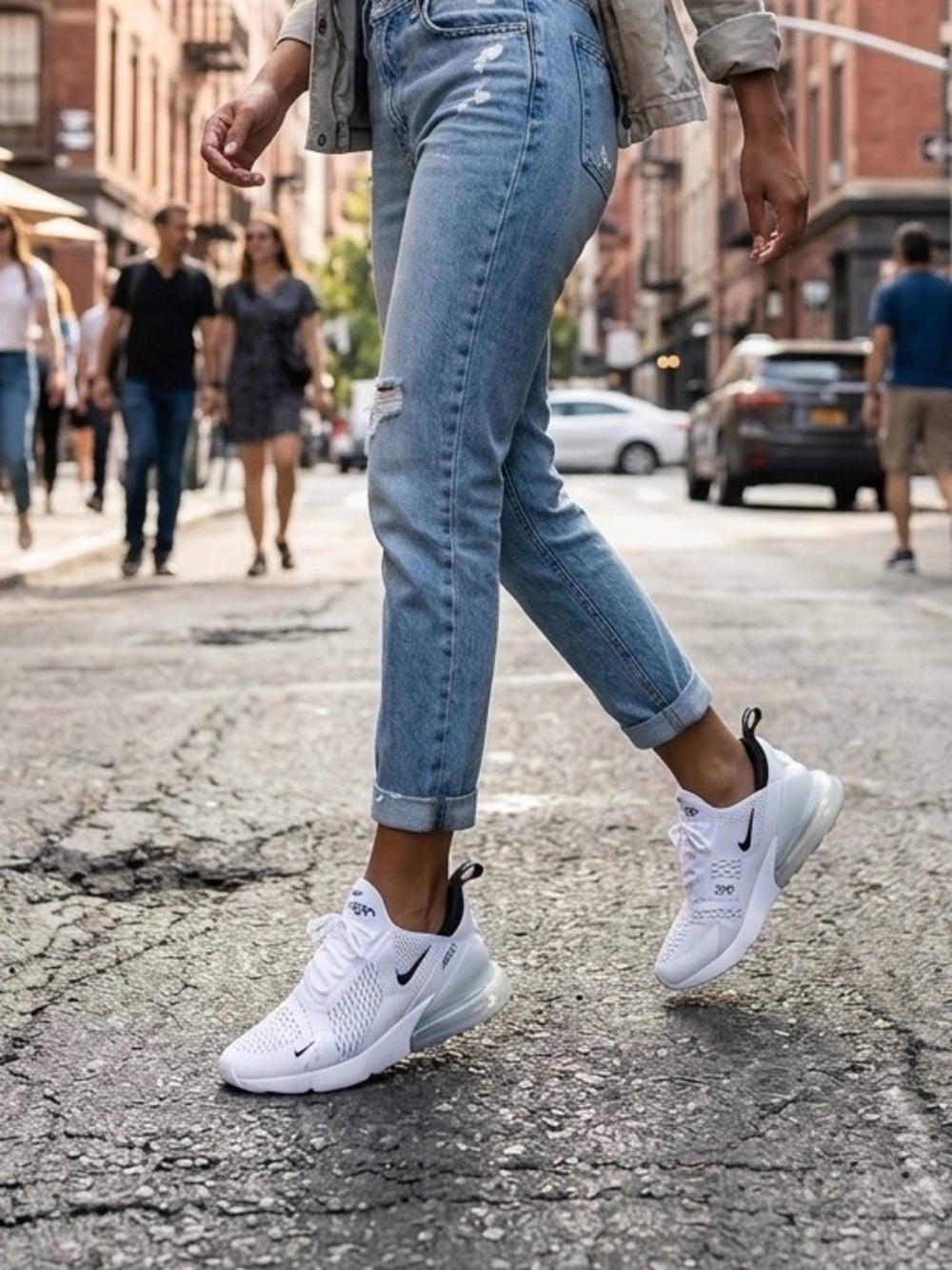 Nike Women’s Air Max 270 White/Black Sneakers - Picture 2 of 8